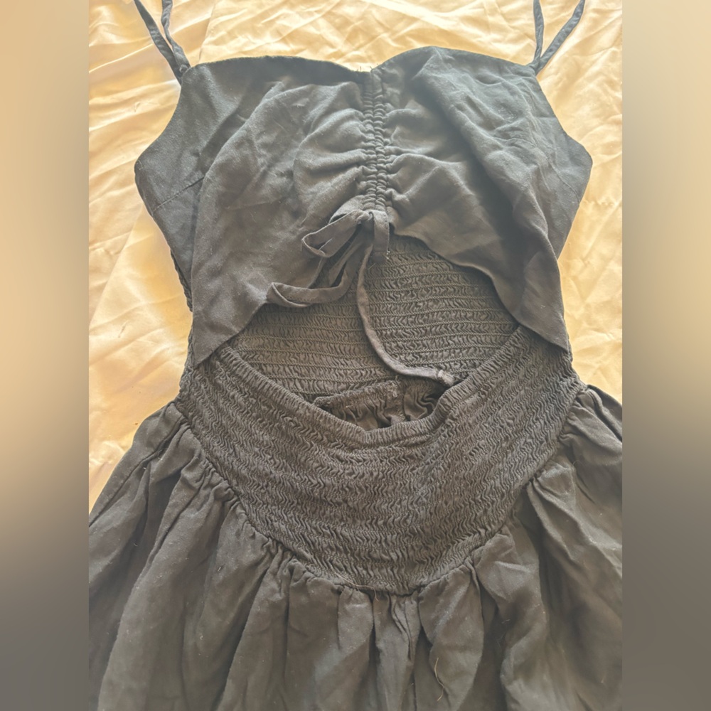 Hollister black flirty romper size XS stretchy fabric front cutout girly cute - Picture 2 of 5